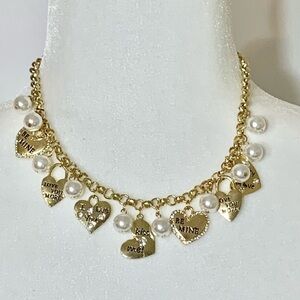 NWT Holliday Lane romantic necklace ❤️💜💙